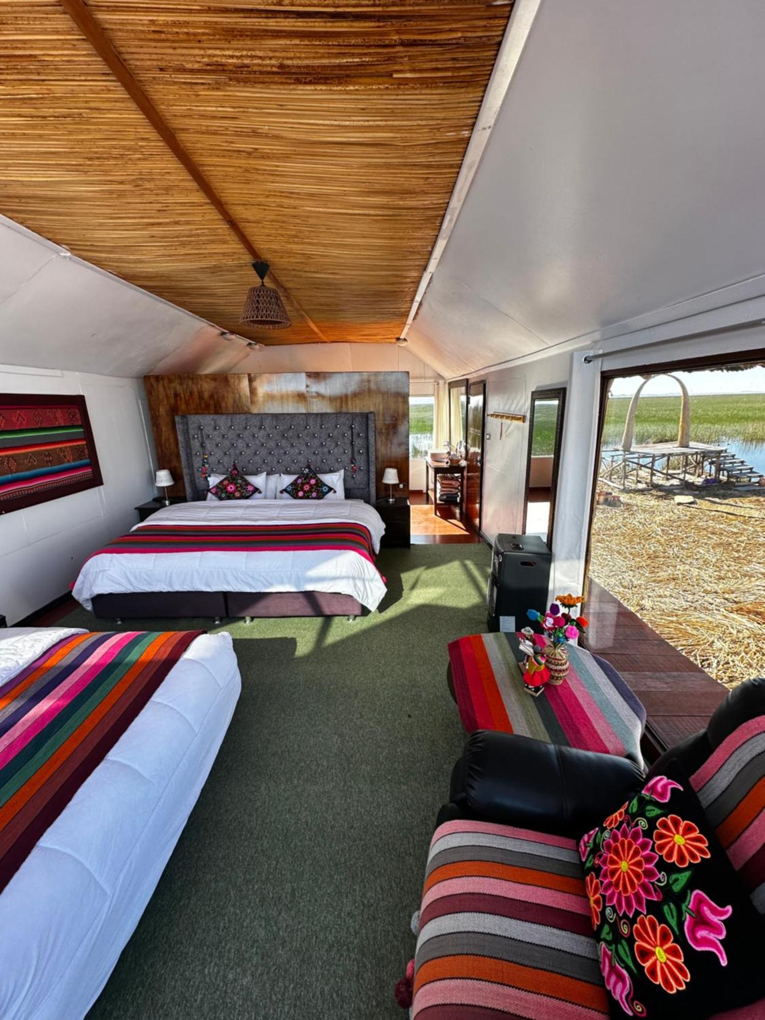 Uros Waliski Lodge Puno Exterior photo