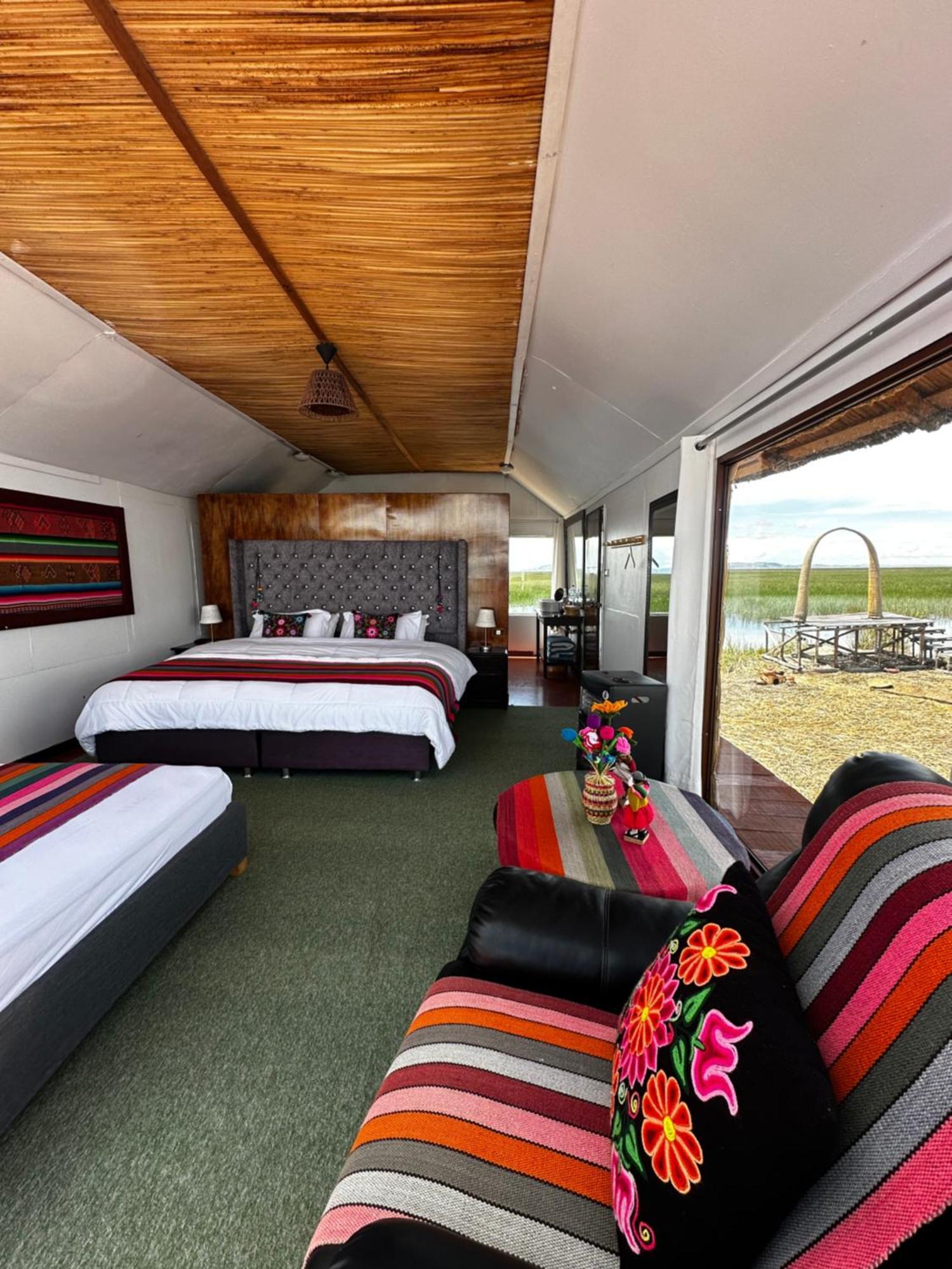 Uros Waliski Lodge Puno Exterior photo